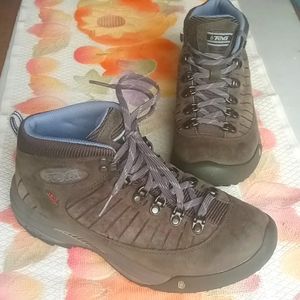 Teva eVent Waterproof Hiking Boots ShocPad